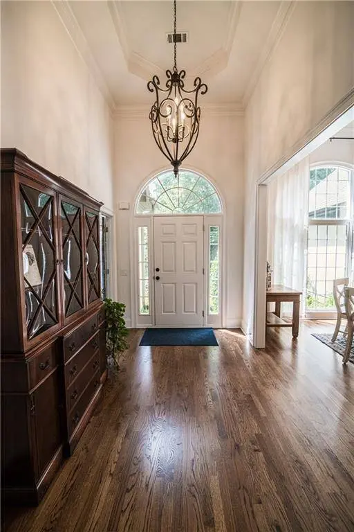 537 Old Collins RD, Hoschton, GA 30548