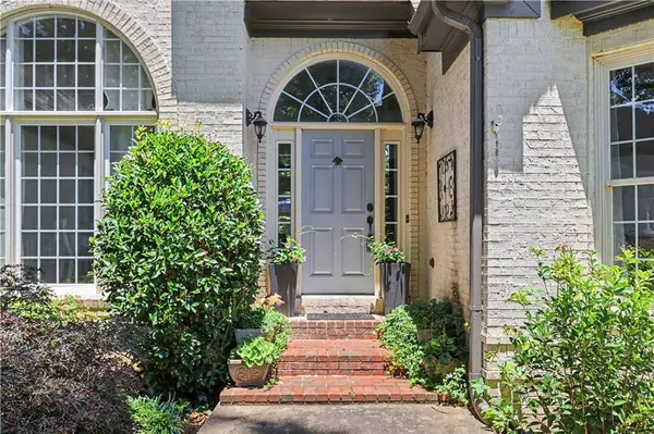 537 Old Collins RD, Hoschton, GA 30548