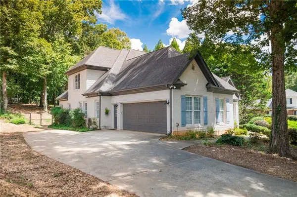 537 Old Collins RD, Hoschton, GA 30548
