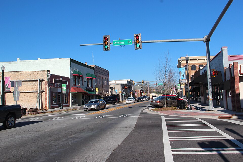 Downtown_Winder_-_panoramio_(1)