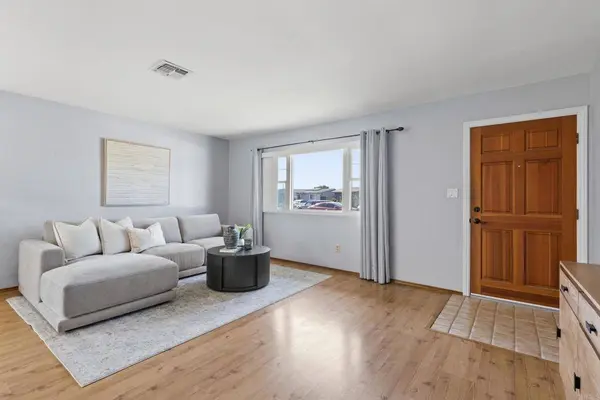 122 E Palomar ST, Chula Vista, CA 91911