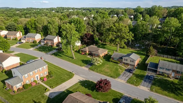 feature image of Selling a House in an Estate in Ellicott City, MD: What Executors Need to Know