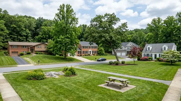 feature image of What to Expect From an Estate Sale vs a Traditional Home Sale in Ellicott City, MD