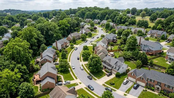 feature image of What to Expect When Removing a Sibling From an Inherited House in Ellicott City, MD