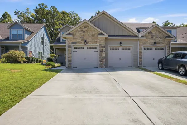 2346 Rivendell LN