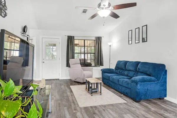 5791 Graymont Ln, Pensacola, FL 32526