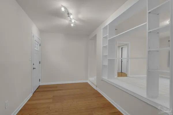 4525 Versailles Dr, Pensacola, FL 32505