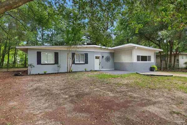 4525 Versailles Dr, Pensacola, FL 32505