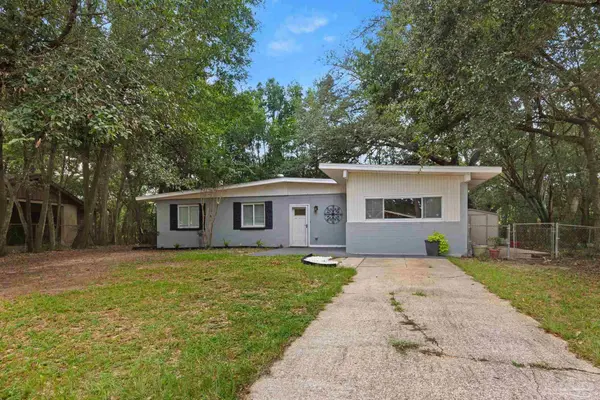 4525 Versailles Dr, Pensacola, FL 32505