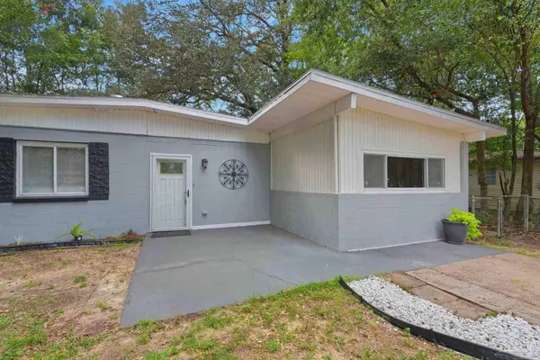 4525 Versailles Dr, Pensacola, FL 32505