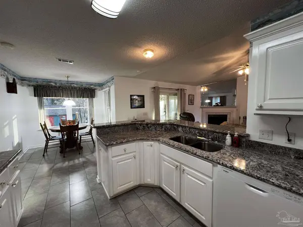 1659 Condor Dr, Cantonment, FL 32533