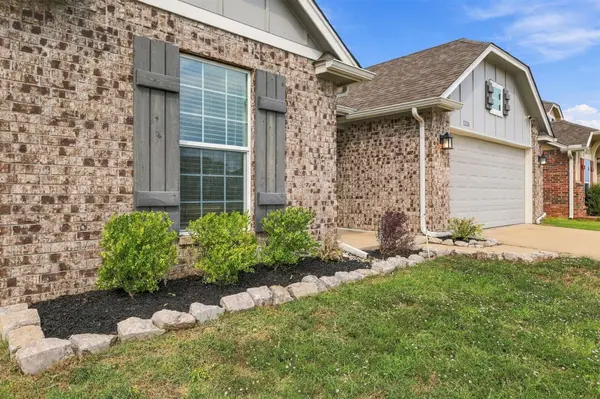 12216 N 130 AVE, Collinsville, OK 74021
