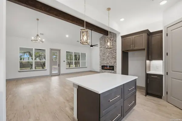 1316 Spruce Ln, Fischer, TX 78623