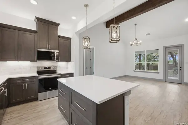 1316 Spruce Ln, Fischer, TX 78623