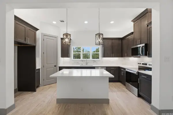 1316 Spruce Ln, Fischer, TX 78623