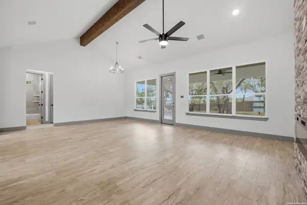 1316 Spruce Ln, Fischer, TX 78623