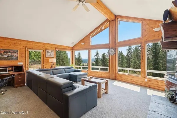 15504 Osprey Ln, Newman Lake, WA 99025