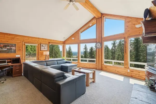15504 N Osprey Ln, Newman Lake, WA 99025