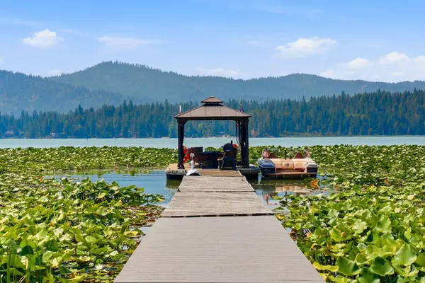 15504 N Osprey Ln, Newman Lake, WA 99025