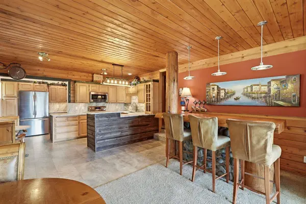 15504 N Osprey Ln, Newman Lake, WA 99025