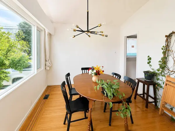 5006 Fulwell ST, Burnaby, BC V5G 1P2