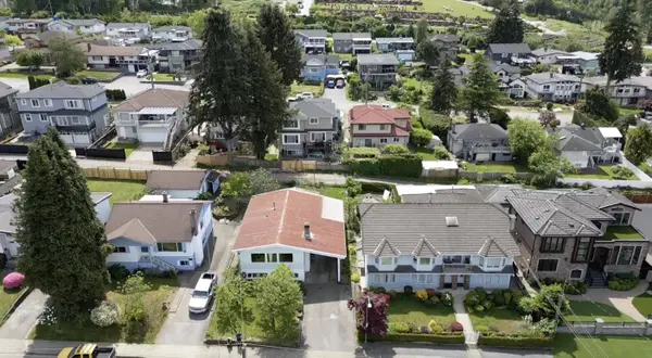 5006 Fulwell ST, Burnaby, BC V5G 1P2