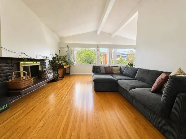 5006 Fulwell ST, Burnaby, BC V5G 1P2