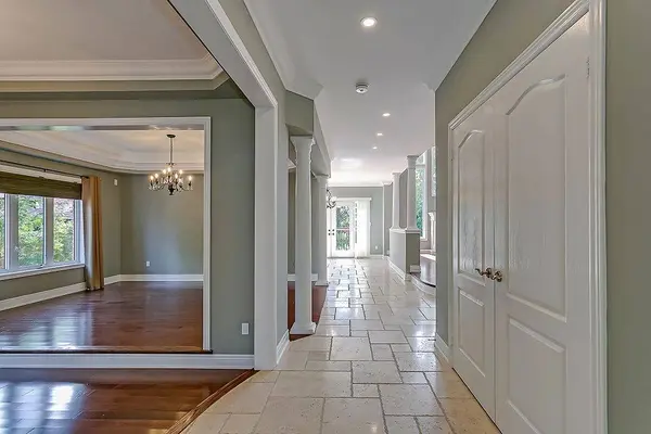1510 Arrowhead RD, Oakville, ON L6H 7V6