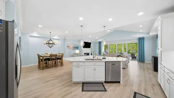 9314 Paradise DR, Panama City Beach, FL 32413