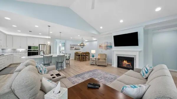 9314 Paradise DR, Panama City Beach, FL 32413