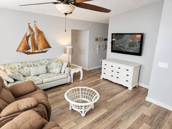 305 Petrel ST, Panama City Beach, FL 32413