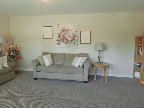 6117 Rutland DR, Carmichael, CA 95608