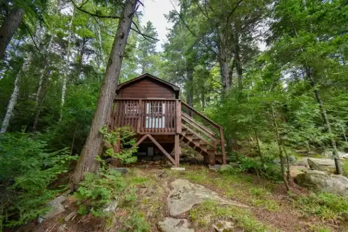 Craftsman-built bunkie with hydro