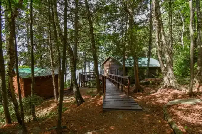 Cottage exterior view from driveway