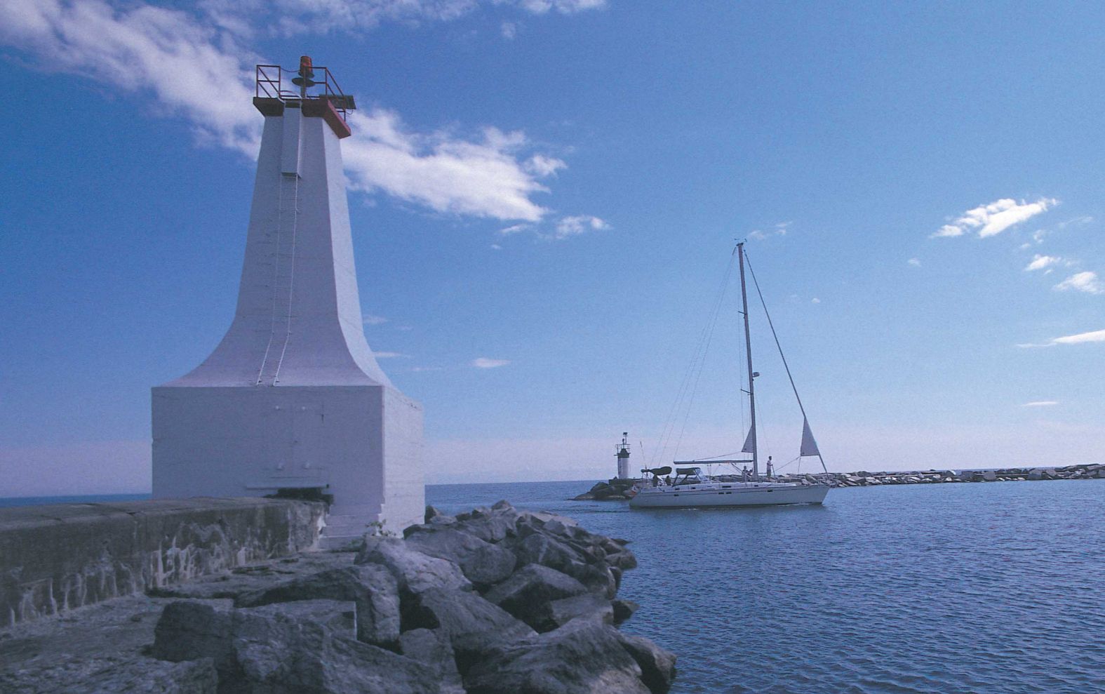 cobourg lighthouse_sailboat HR RGB