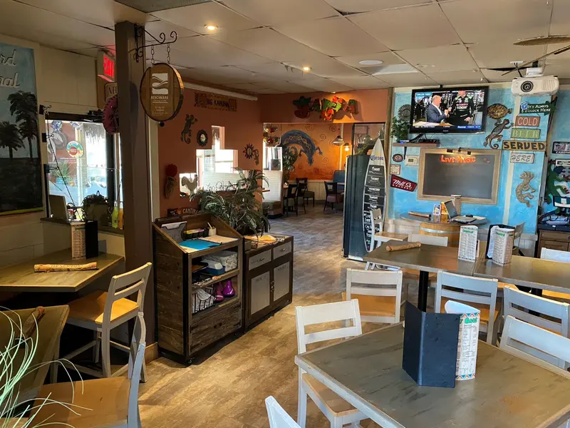 1009 Dundas St E, Whitby, ON L1N 2K4