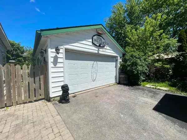64 Marlatts Rd, Thorold, ON L2V 1N4