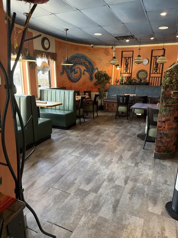 1009 Dundas St E, Whitby, ON L1N 2K4