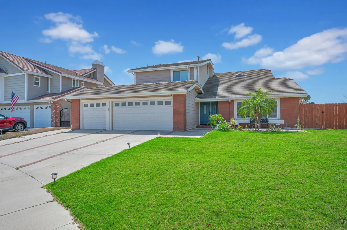 1716 Greenview Ave, Eastvale, CA 92878-3697