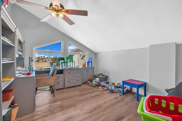 1716 Greenview Ave, Eastvale, CA 92878-3697