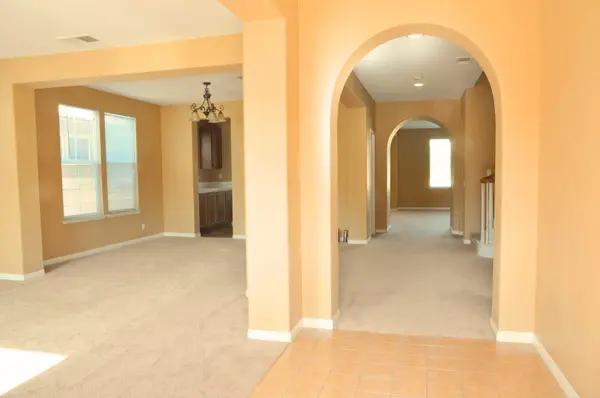 6221 Arcadia St, Eastvale, CA 92880-4003