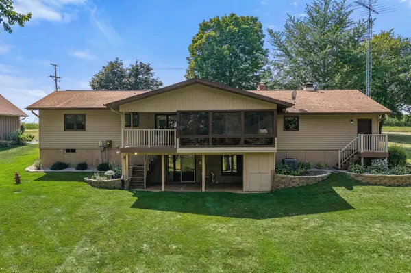 S2970 Golf Course Road, Reedsburg, WI 53959