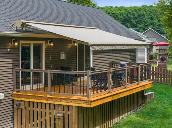 1002 Hay Creek Trail, Reedsburg, WI 53959