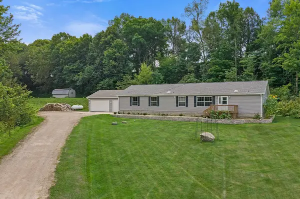 S1644 County Rd WD, Reedsburg, WI 53959