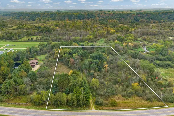 W9449 State Rd. 33, Wonewoc, WI 53968