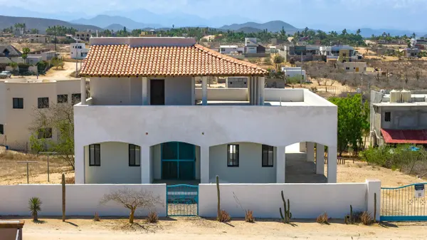 Maquina Azul Casa Diamond in the Rough, Pacific, BCS