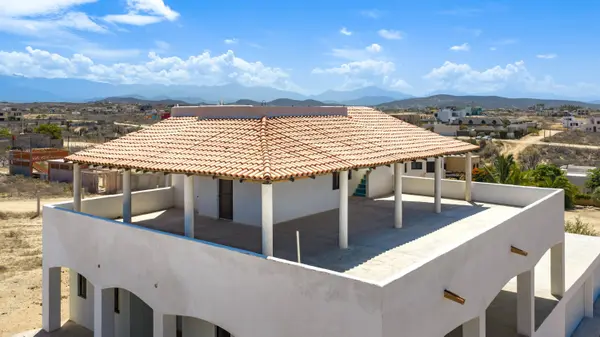 Maquina Azul Casa Diamond in the Rough, Pacific, BCS