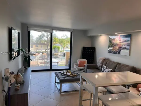 2350 NE 135th St #209, North Miami, FL 33181