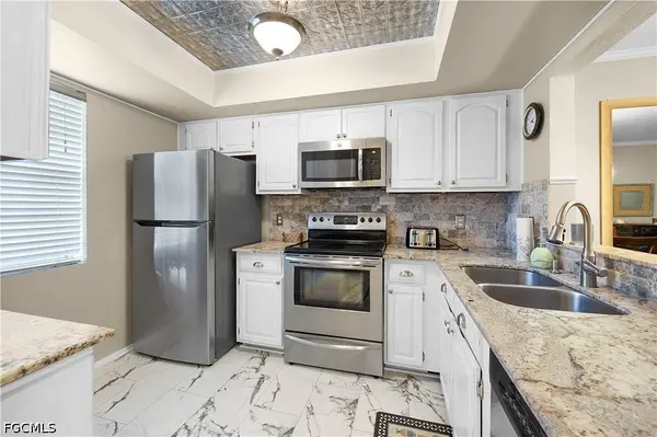 1001 Pine Isle LN #1001, Naples, FL 34112