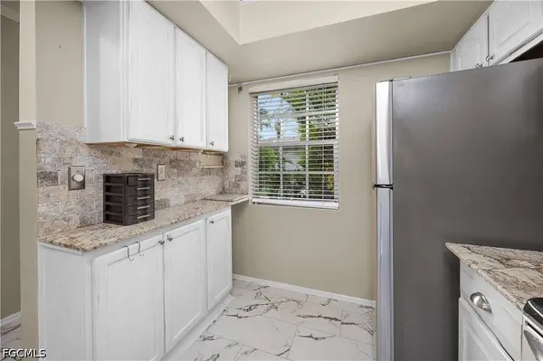 1001 Pine Isle LN #1001, Naples, FL 34112